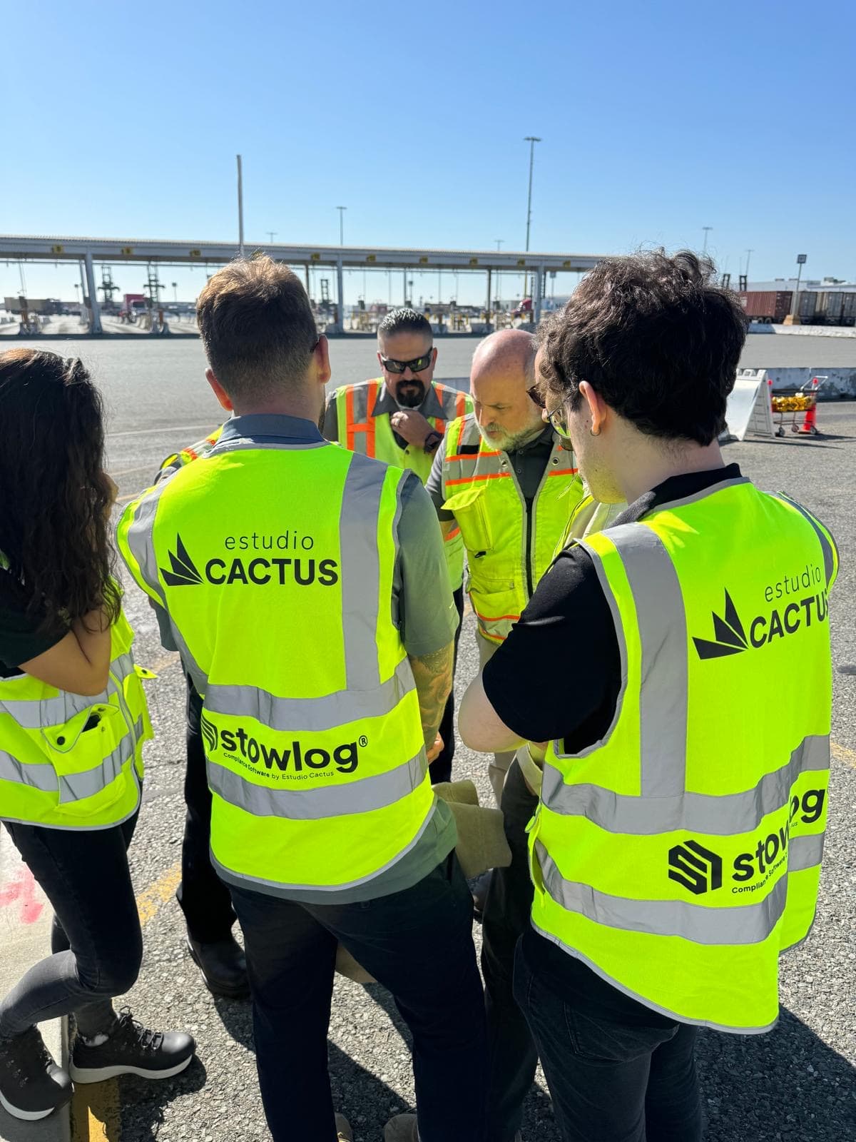 Stowlog team working at Los Angeles Pier 400 